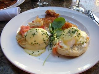 Eggs Benedict en Mon Ami Gabi